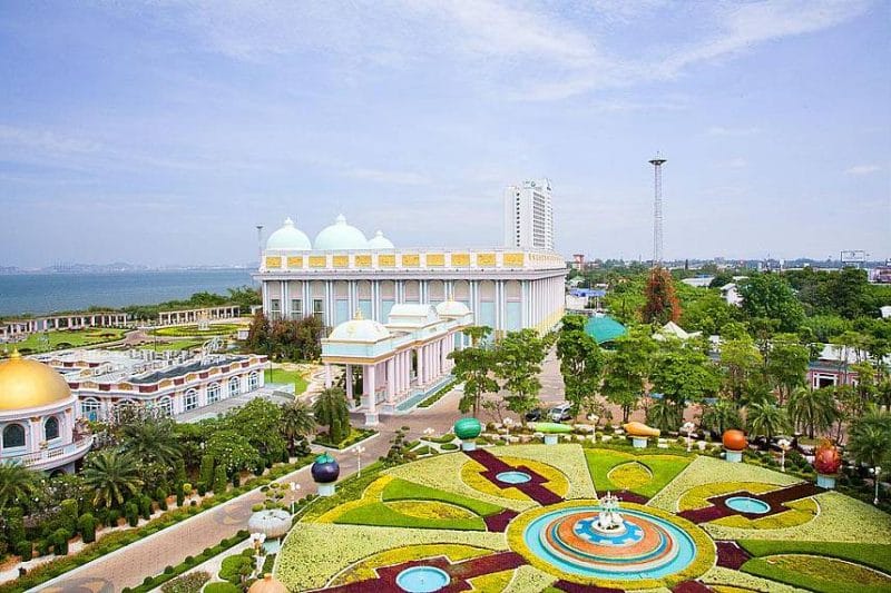 Дворец «Куриного Короля» (Baan Sukhawadee)