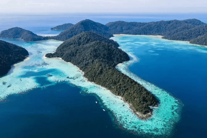 Острова Сурин