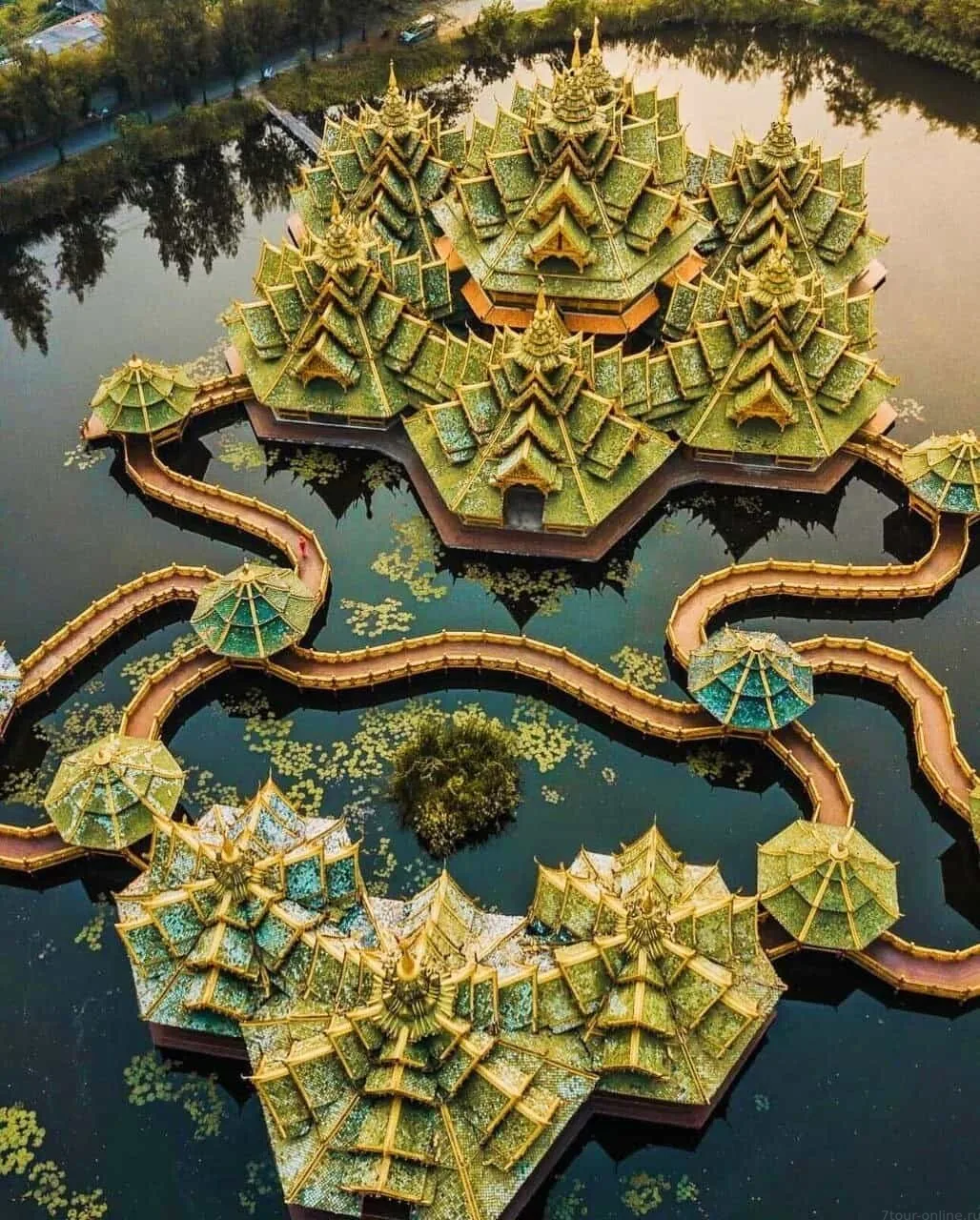 «Назад в будущее» город миниатюр