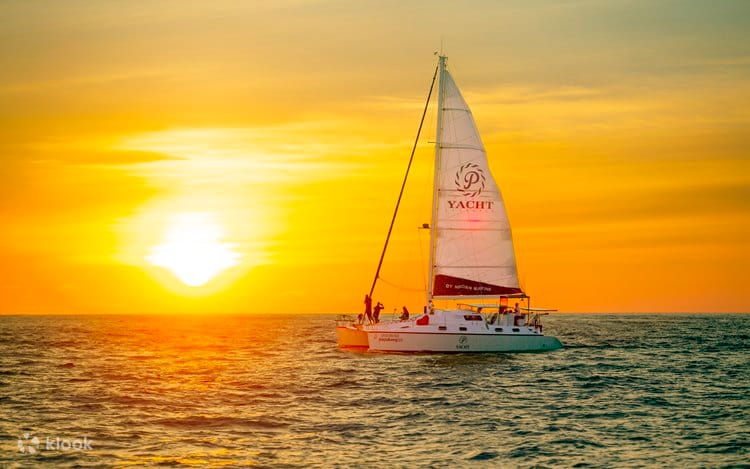 Ужин на закате на катамаране Serenity — изображение 4