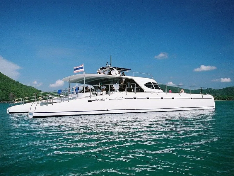 Lux Catamaran Serenity