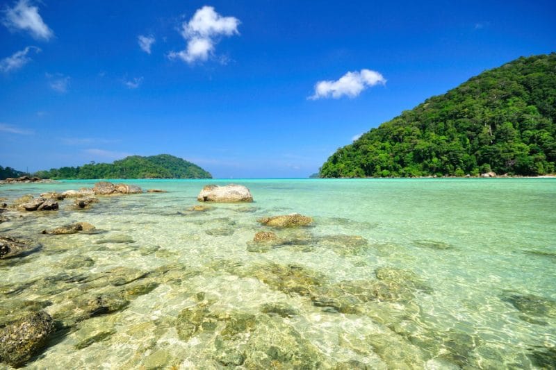 Острова Сурин