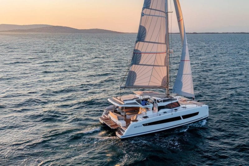 Аренда яхты-катамарана SCARLET