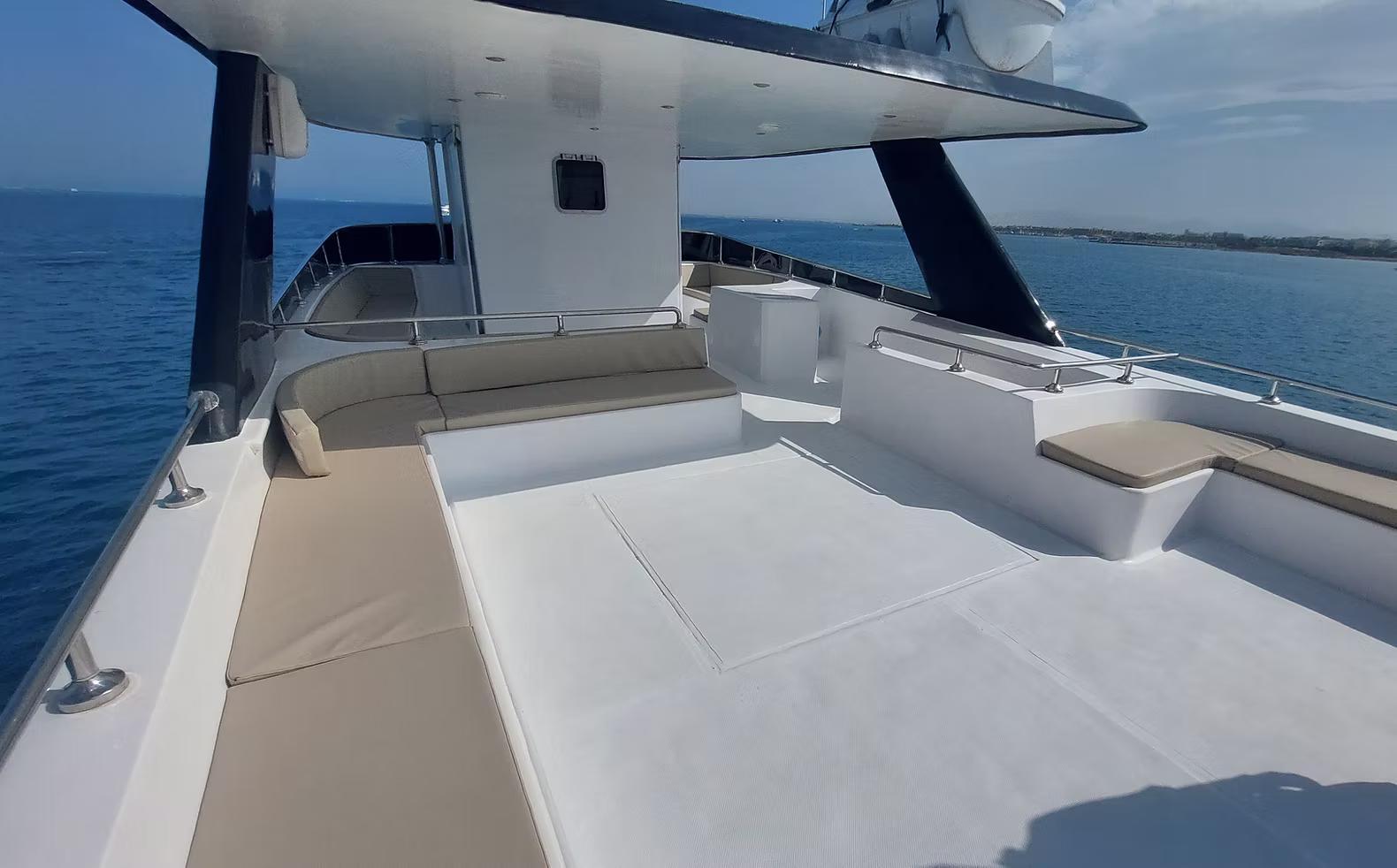 Яхта Scuba (до 9 человек) — изображение 11