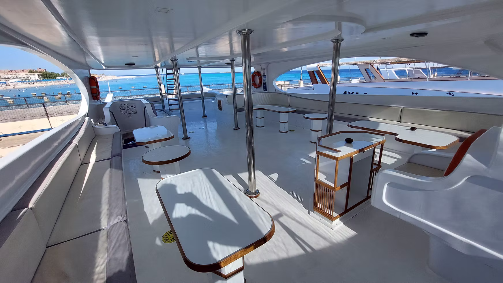 Яхта Royal Pool (до 25 человек) — изображение 18