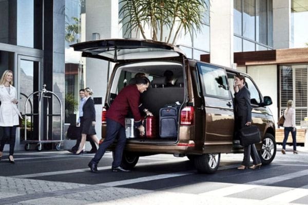 Трансферы из или в аэропорт на Toyota Hiace — изображение 4